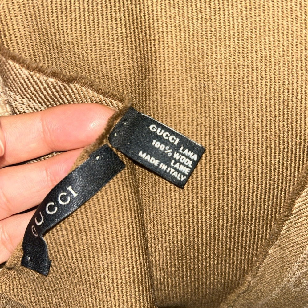 Gucci Tan Wool Scarf with Fringe in Excellent Condition - Picture 5 of 6